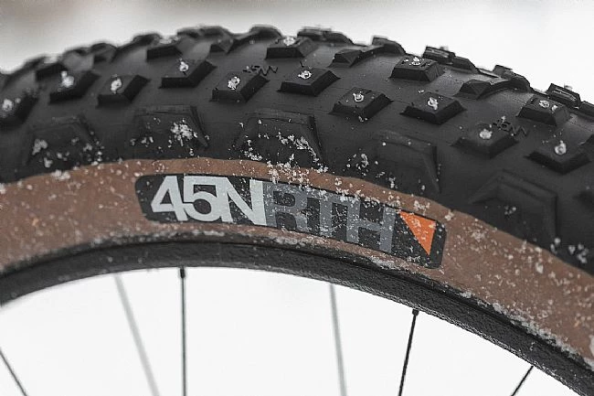 45Nrth Dillinger 5 Studded 60 TPI 26" Fat Bike Tire (Tan) 4 45Nrth Dillinger 5 Studded 60 TPI 26" Fat Bike Tire (Tan) - Image 2