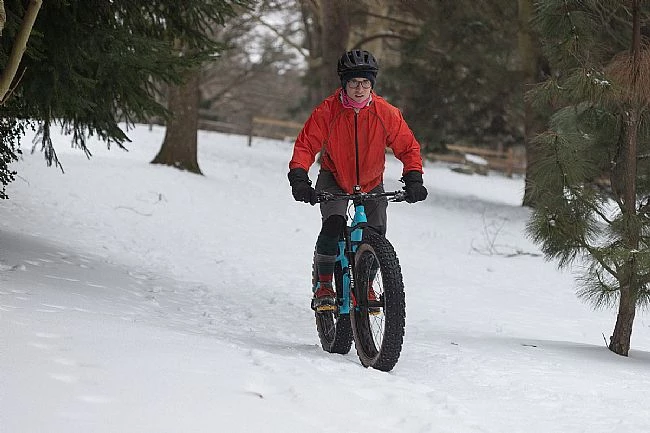 45Nrth Dillinger 5 Studded 60 TPI 26" Fat Bike Tire (Tan) 7 45Nrth Dillinger 5 Studded 60 TPI 26" Fat Bike Tire (Tan) - Image 5